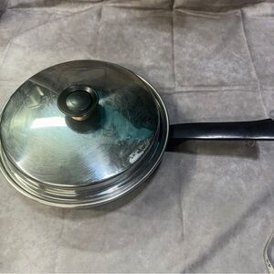 Duncan Hines Stainless Steel 10 inch Skillet With Lid 3ply